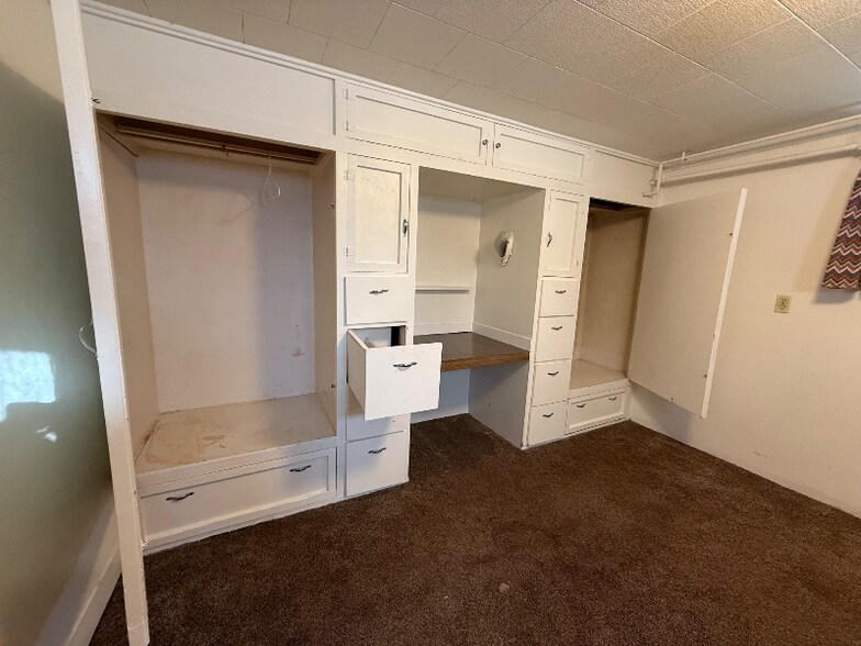 Building Photo - 326 5th Ave SE