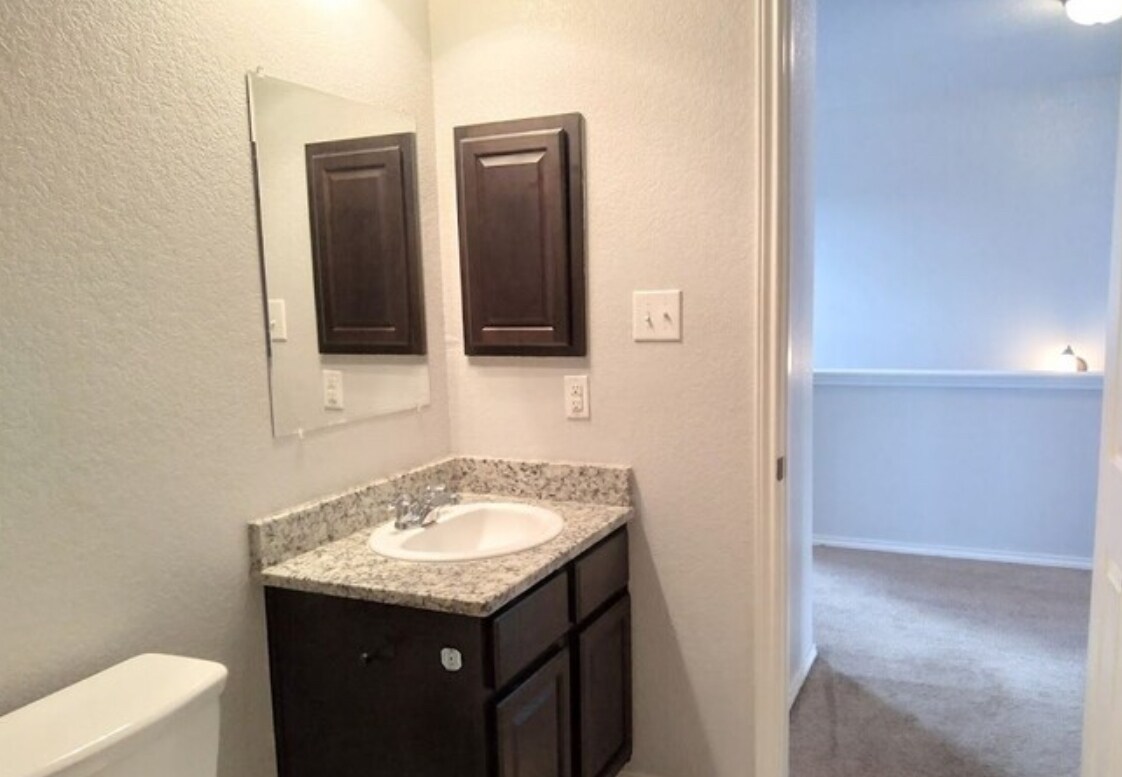 Building Photo - 8704 Vista de Nubes