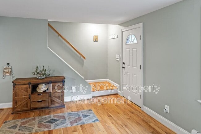 Building Photo - 7312 Poplar Ct