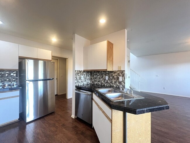 Building Photo - 5851 N Cobbler Ln