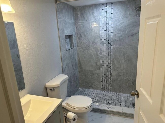 Building Photo - 9430 Boca Cove Cir