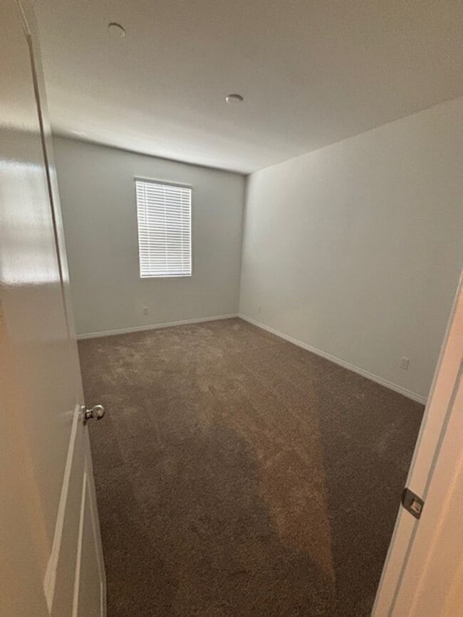 Building Photo - ***Ready Now! Beautiful Wildomar Condo  3 Bed / 3 Bath