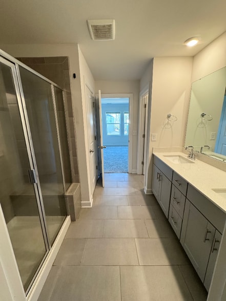 Building Photo - 4047 Armstrong Farm Dr