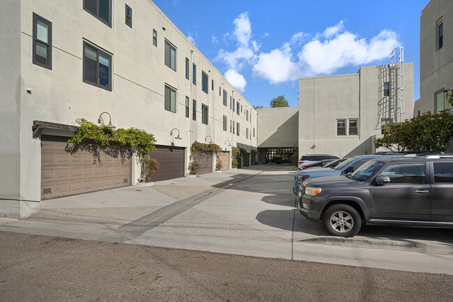 Building Photo - 4678 Nebo Dr