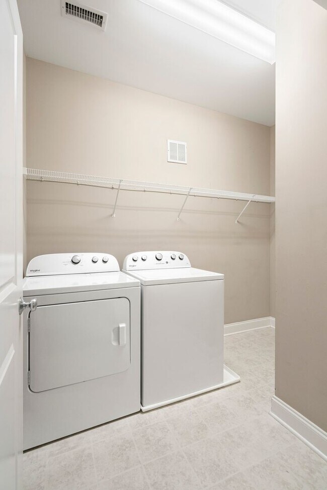 Building Photo - 3 bedroom, 2 1/2 bath unfurnished Townhouse located in Surf City-Ocean views