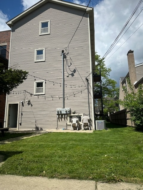 Building Photo - 3637 W Belmont Unit #2