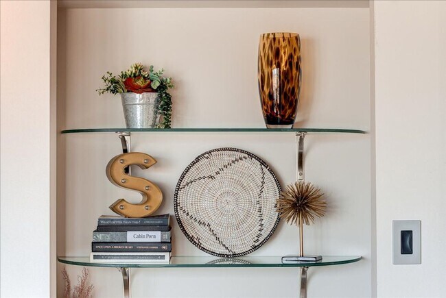 Building Photo - 441 Burlingham Rd