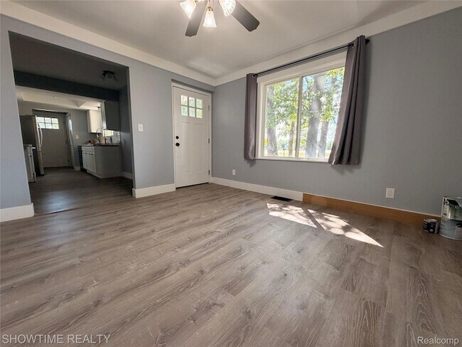 Building Photo - 3061 Culbertson Ave