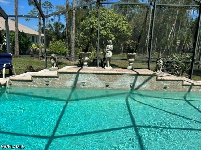 Building Photo - 1156 Oakes Blvd