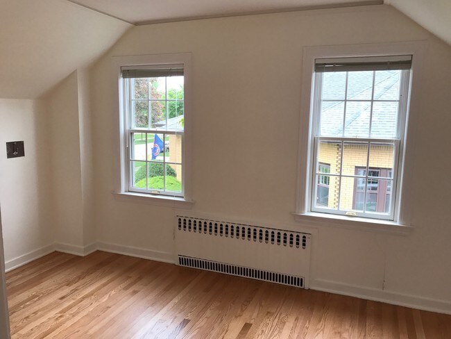 2nd floor 2nd bedroom - 1714 Greendale Ave