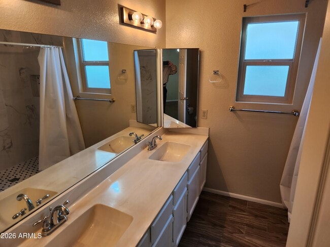 Building Photo - 15641 N 63rd Way