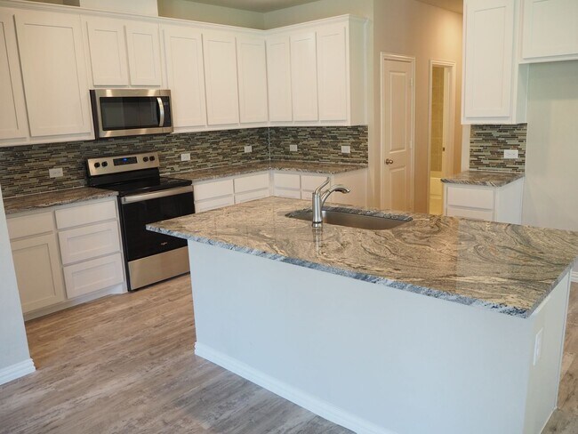 Building Photo - 3117 Solana Cir