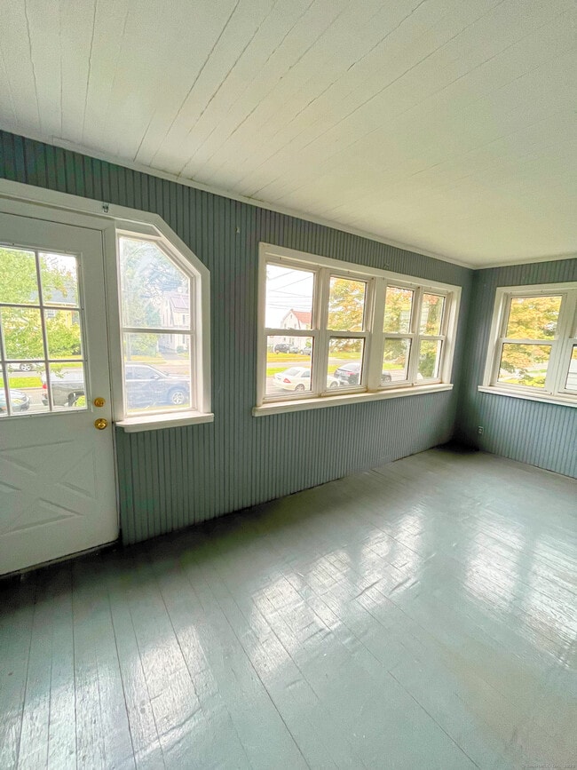 Building Photo - 267 Grandview Terrace