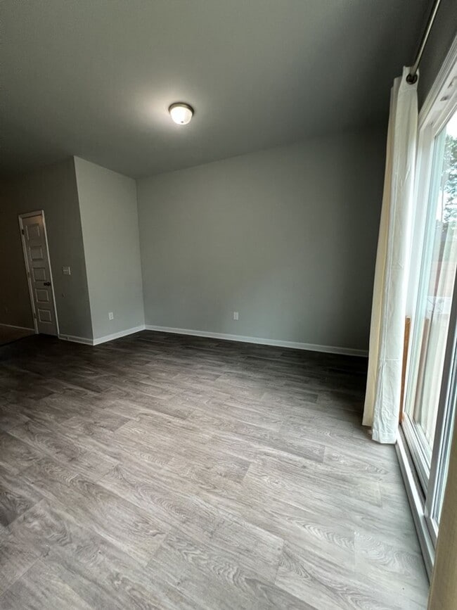 Building Photo - Townhome in Holly Ridge!!