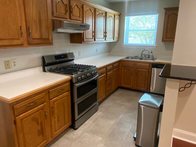 Building Photo - 10140 Gail Ct