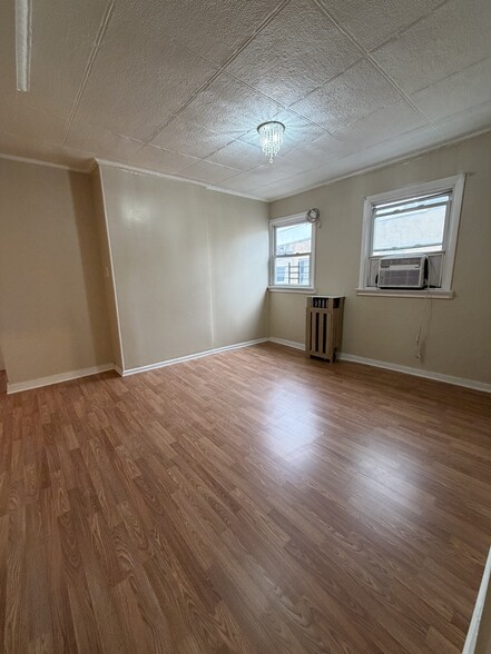 Living Room - 44 Webster St