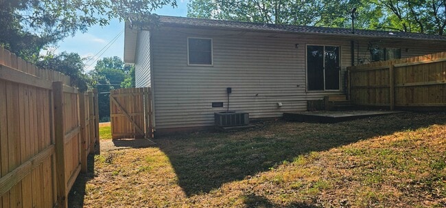 Building Photo - A - Ridgewood