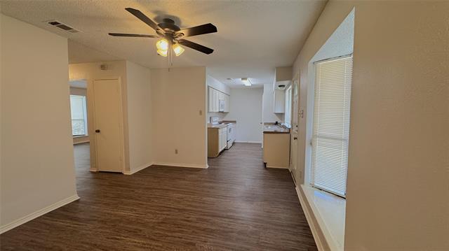 Building Photo - 1122 Pyramid Dr