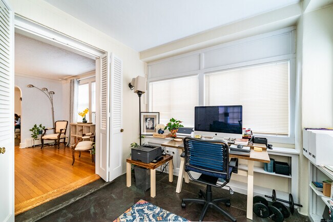 Building Photo - 40 Orchard Pl