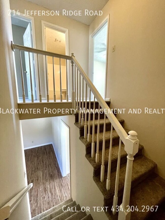 Building Photo - 214 Jefferson Ridge Rd