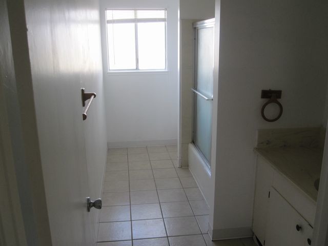 Building Photo - House For Rent in Turlock