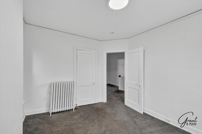 Building Photo - 2685 Clairmount Ave
