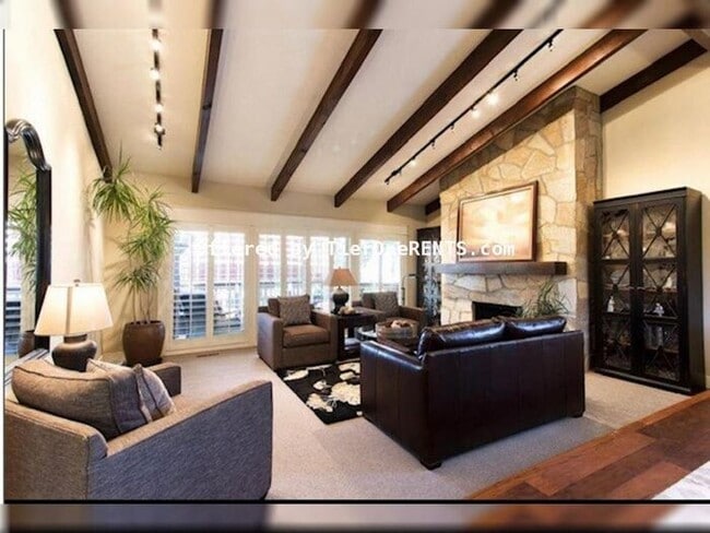 Building Photo - This property offers a NO DEPOSIT option available for qualified renters!