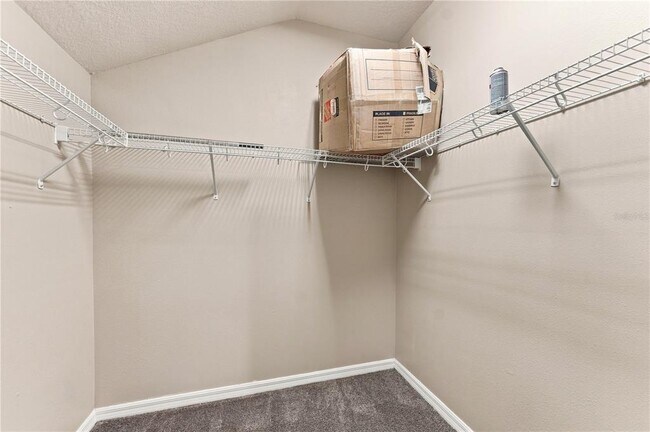 Building Photo - 17013 Vilesta Dr