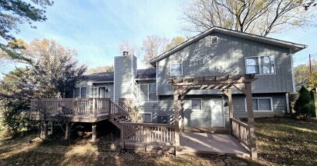 Building Photo - 2312 Kilkenny Way NE