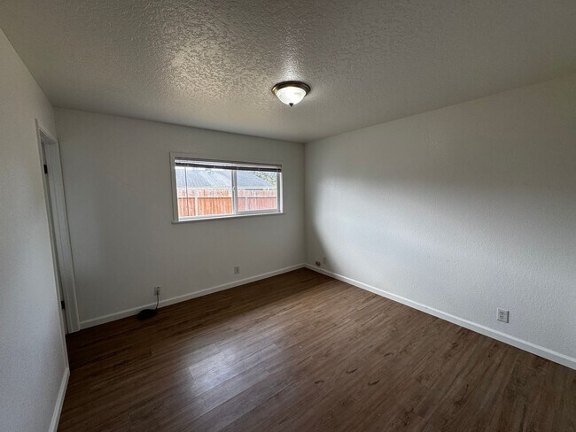 Building Photo - 3525 Tracey Ct