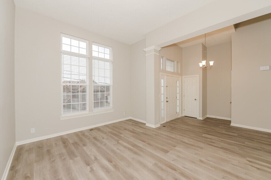 Building Photo - 700 Leadenhall Ct