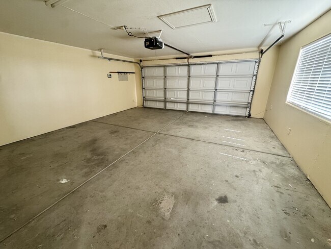 Building Photo - 9000 Underwood Ave