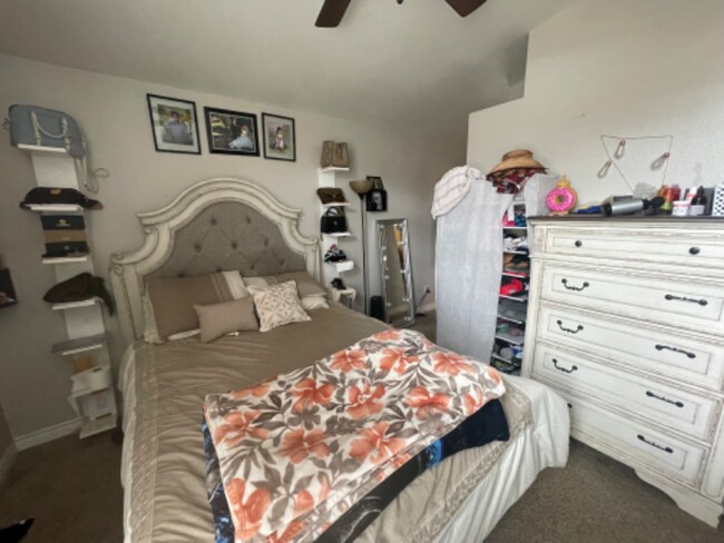 Building Photo - 402 Ferrara Way