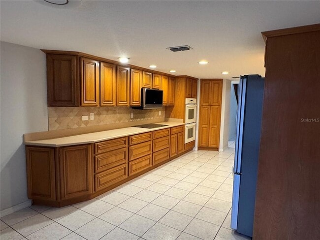 Building Photo - 8320 Sanden Dr