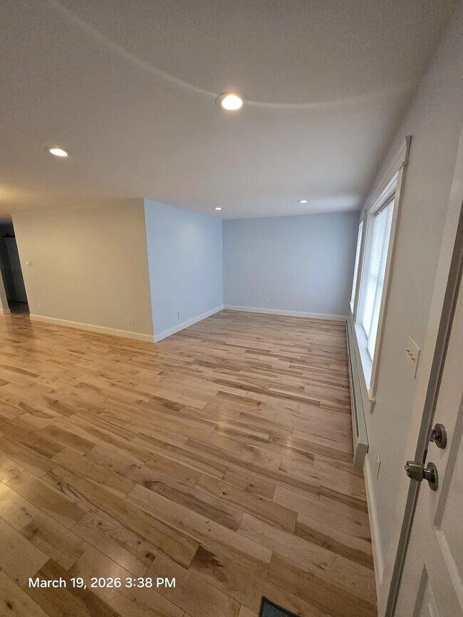 Building Photo - 21 Juniper St