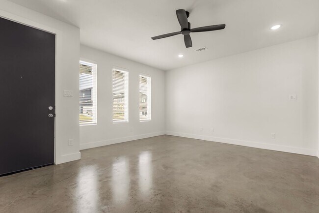 Building Photo - 3006 Alpha Wolf Ct