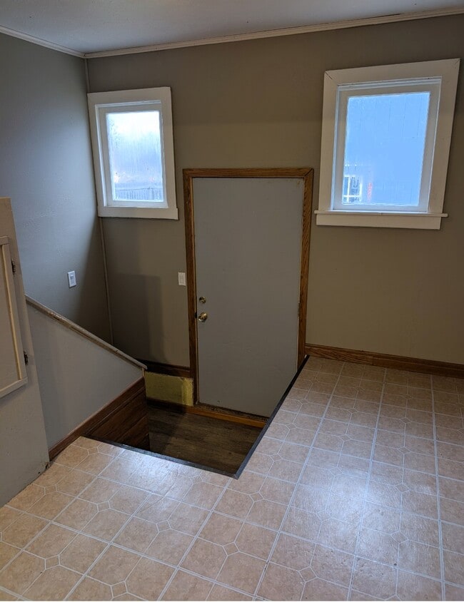 Building Photo - 211 Lincoln Ave