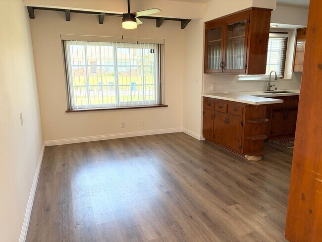 Building Photo - Rustic Spacious Home with Large Yard Boasting Timeless Character – 3 Bed, 2.5 Bath