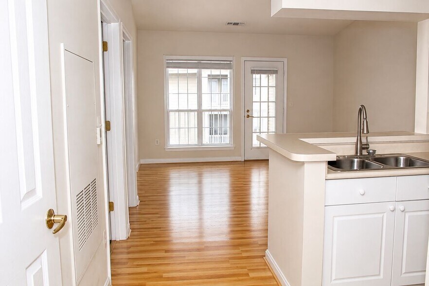 Building Photo - 4551 Strutfield Ln