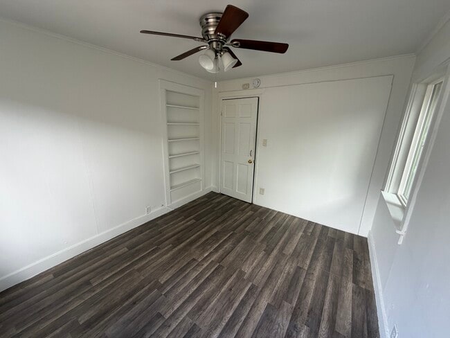 Building Photo - 444 N Catalina Ave