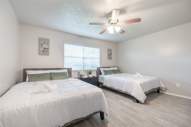 Building Photo - 9907 Towne Tower Ln