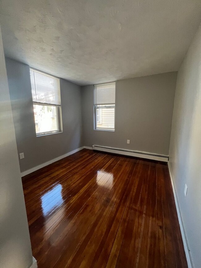 Building Photo - 46 Shawmut St
