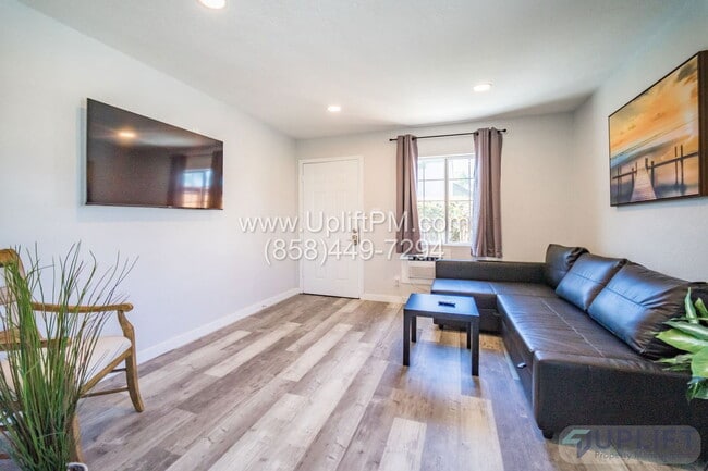 Building Photo - 4233 Swift Ave