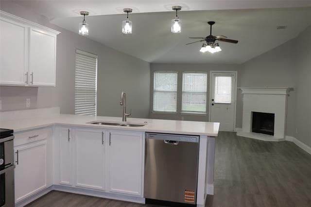 Building Photo - 1425 Knottingham Dr