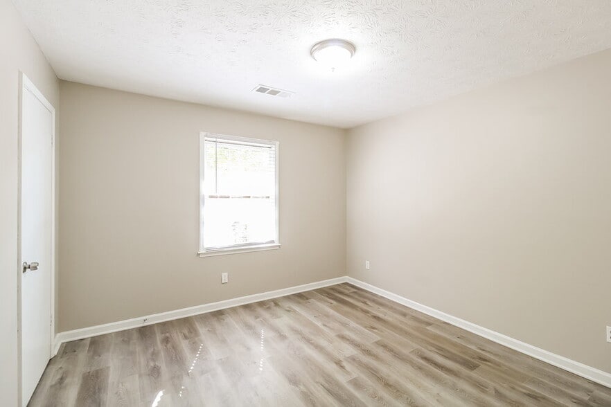 Building Photo - 3010 Randolph Ct NE