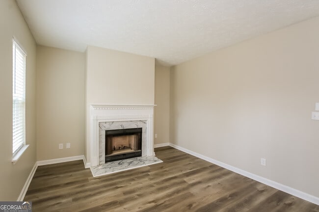 Building Photo - 6059 Shadow Lake Way