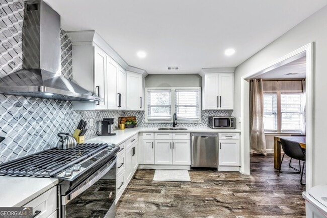 Building Photo - 6230 Love St