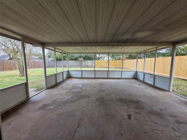 Building Photo - 419 Gleneagles Dr