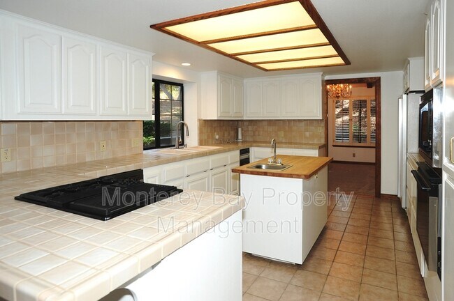 Building Photo - 3045 Lopez Rd
