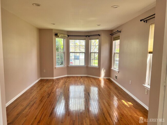 Building Photo - 30 Palmetto Way
